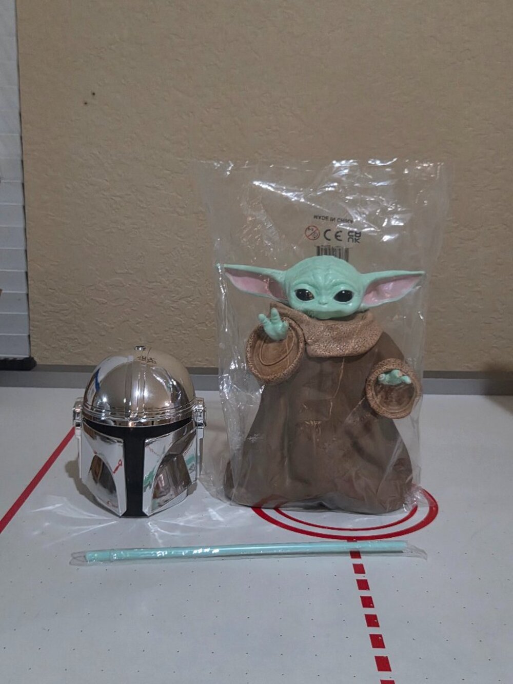 Mandalorian and Grogu Popcorn Bucket Set